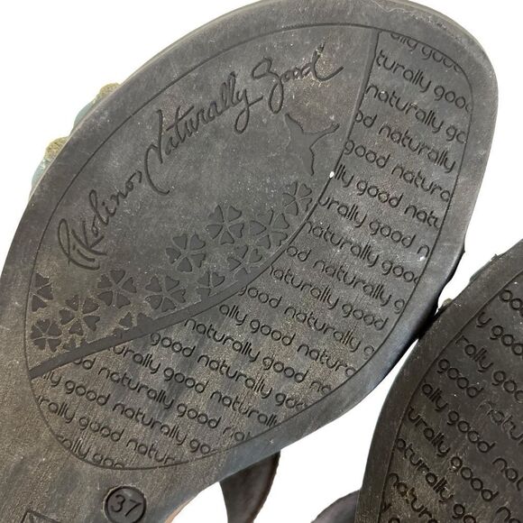 Pikolinos Alcudia Maasai Beaded Sandals - Picture 13 of 16